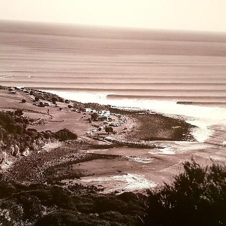 Whale Bay'S Surf Meca Holiday Accommodation Raglan Exterior photo