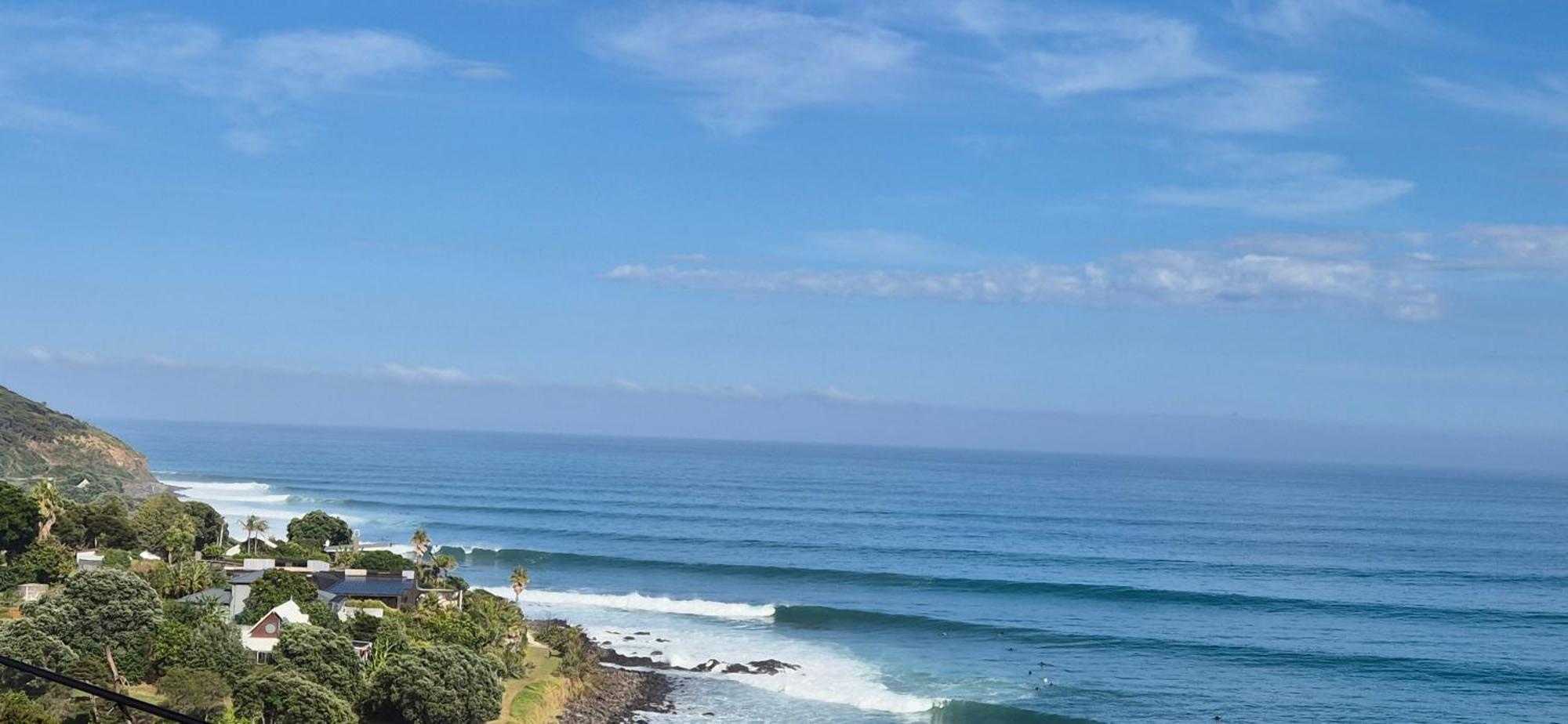 Whale Bay'S Surf Meca Holiday Accommodation Raglan Exterior photo